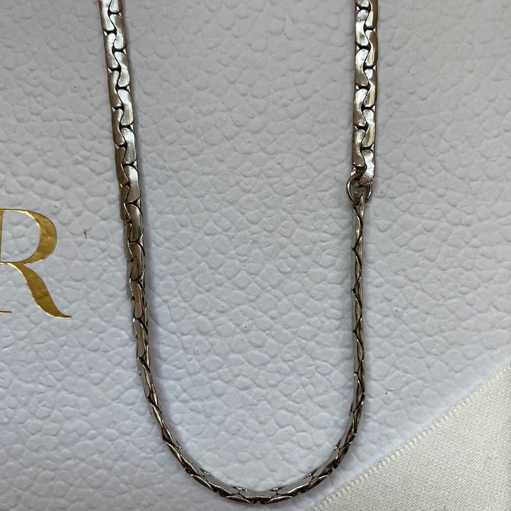 Silver chain necklace